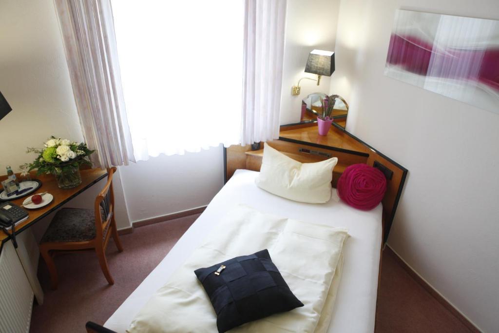 Hotel Villa Brenner Grünstadt 部屋 写真